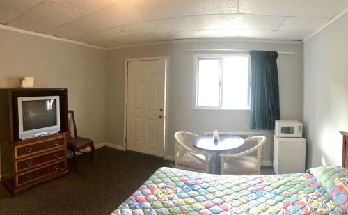 Motel Economy Inn Alfred Station