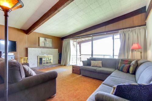 Mica Bay Serenity Cabin