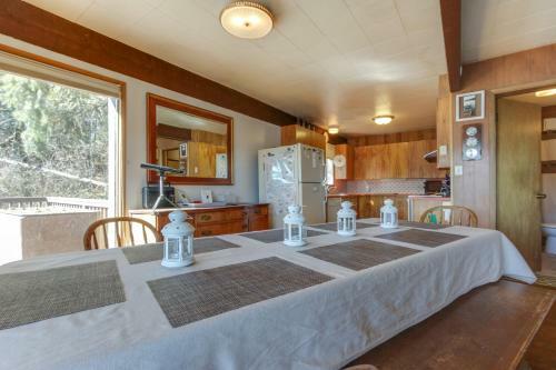 Mica Bay Serenity Cabin