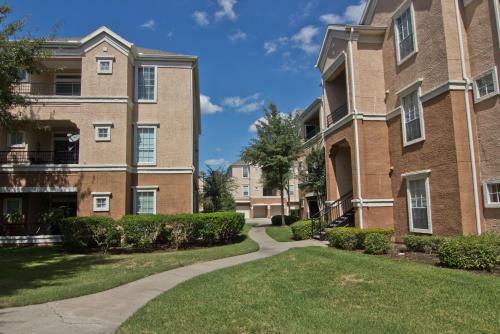 (428) Apartment Near Sugar Land