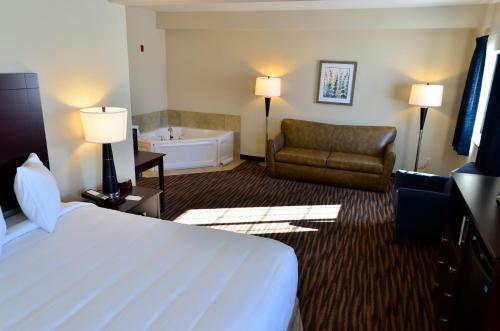 Hotel Cobblestone Inn & Suites - Holstein