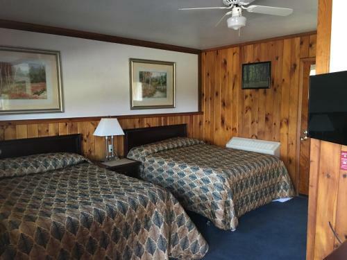 Motel The Forest Lodge And Campground