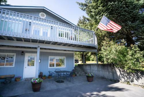Bears Den B&B And Lodging