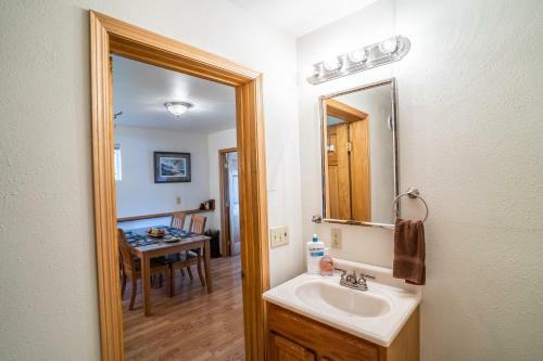 Bears Den B&B And Lodging