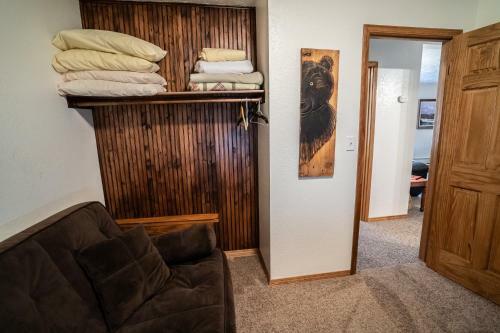 Bears Den B&B And Lodging