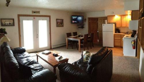 Bears Den B&B And Lodging