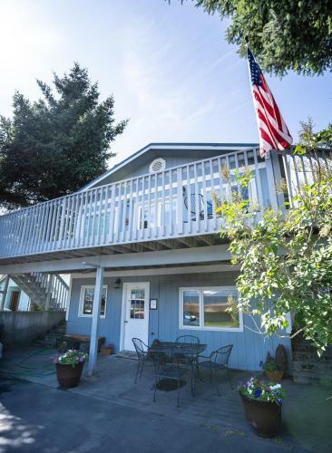 Bears Den B&B And Lodging