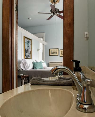 Bed & Breakfast Edwardian Inn