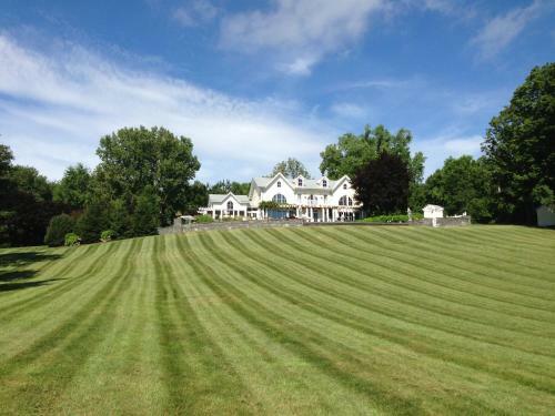 Villa 31 Acre Hudson River Estate