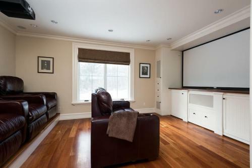 Villa 31 Acre Hudson River Estate