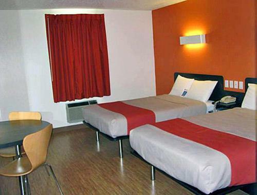 Hotel Motel 6 South Haven