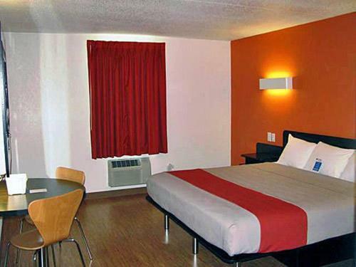 Hotel Motel 6 South Haven