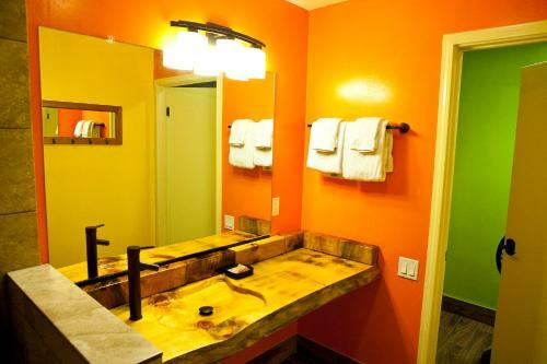 Nomads Hotel