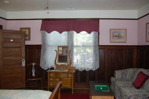 Bed & Breakfast Mountain Laurel Inn