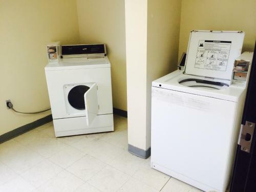 Hotel Regency Inn And Suites