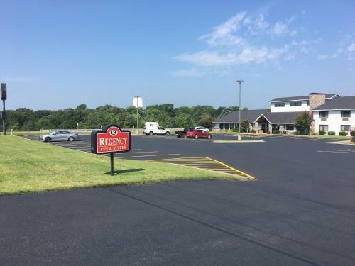 Hotel Regency Inn And Suites