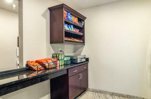 Hotel Cobblestone Inn & Suites - Bridgeport