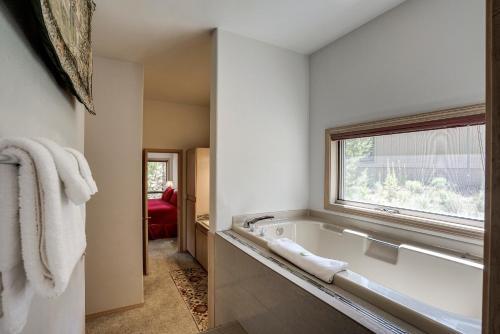 Poplar 12 | Discover Sunriver