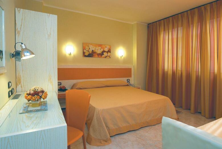 Hotel Cristal Eboli
