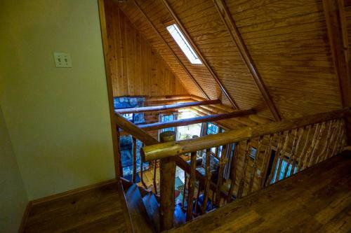 Pioneer - Hocking Hills Cabin
