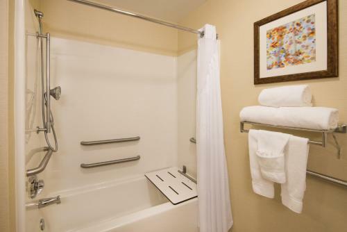 Hotel Holiday Inn Express & Suites - Sharon-hermitage