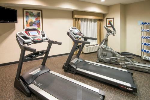 Hotel Holiday Inn Express & Suites - Sharon-hermitage