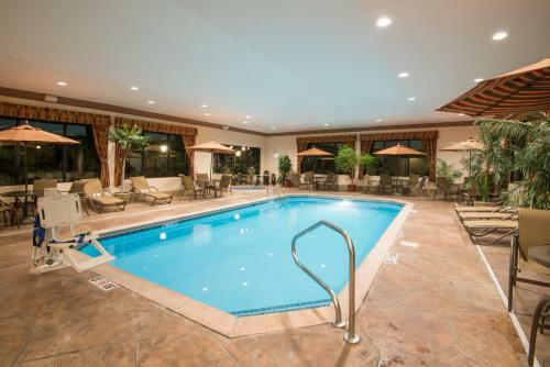 Hotel Holiday Inn Express & Suites - Sharon-hermitage