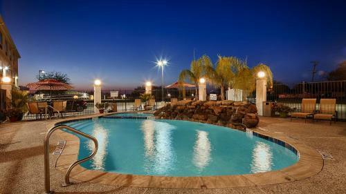 Hotel Best Western Plus Victoria Inn & Suites