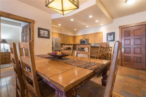 3109 Champagne Lodge, Trappeur's Crossing