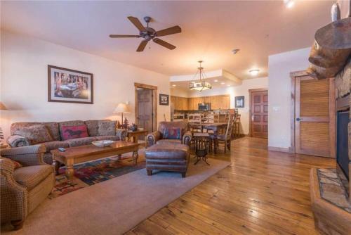 3109 Champagne Lodge, Trappeur's Crossing