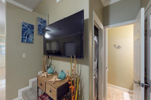 Pura Vida Unit A