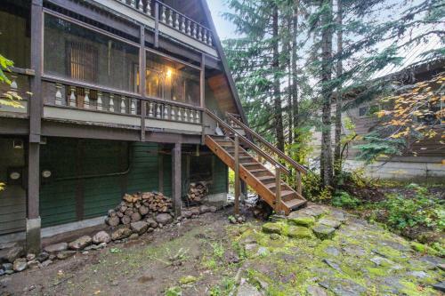 Hyak Duplex Cabin