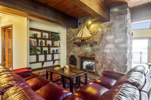 Villa Mystic Mountain W/ Log Cabin