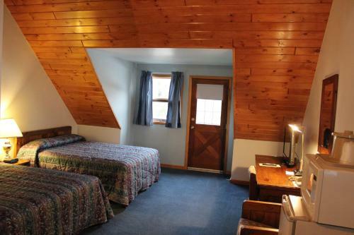 Hotel Nootka Lodge