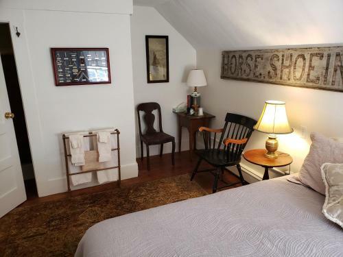 Posada Hawks House Inn