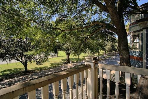 3 Bedroom Victorian Stunner On Forsyth Park