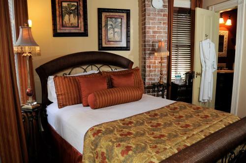 Bed & Breakfast Cedar House Inn