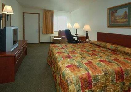 Hotel Rodeway Inn Larned