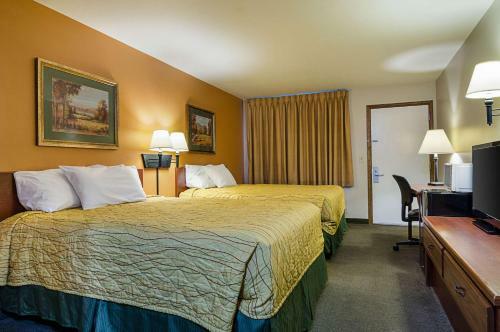 Hotel Rodeway Inn Larned