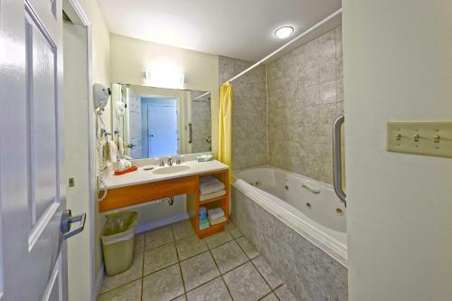 Motel Drifting Sands Oceanfront Hotel