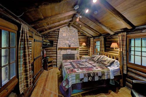 Hotel White Pines Resort