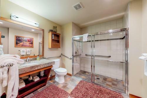 Eagle Springs East 107: Lady Fern Suite