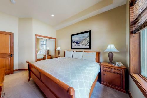 Eagle Springs East 107: Lady Fern Suite