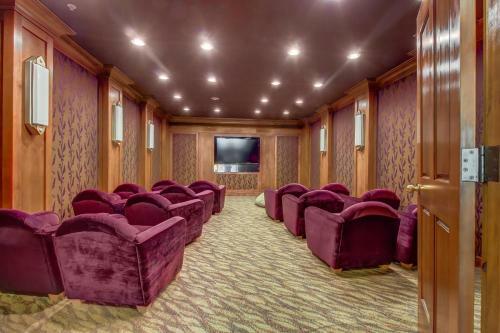 Eagle Springs East 107: Lady Fern Suite
