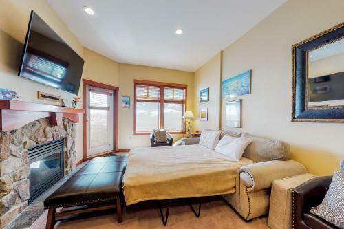 Eagle Springs East 107: Lady Fern Suite