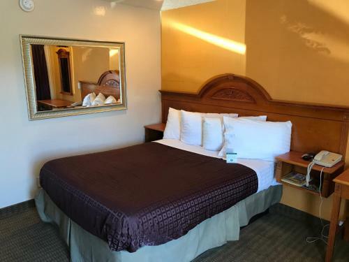 Posada Deluxe Inn
