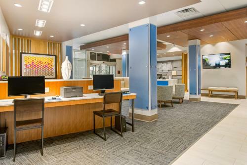Hotel Holiday Inn Express & Suites - Carrollton West