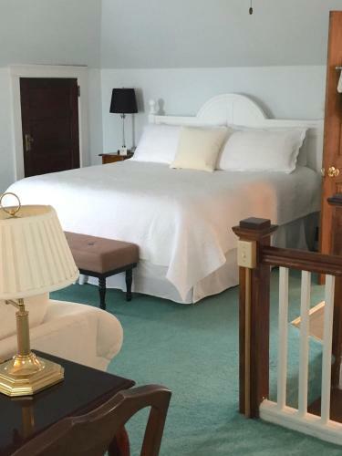 Olde Square Inn Bed And Breakfast