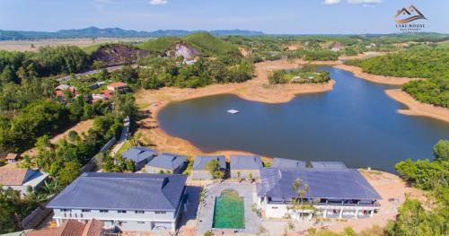 Hotel Phong Nha Lake House Resort