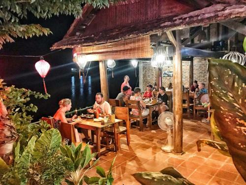 Lodge Phong Nha Coco House